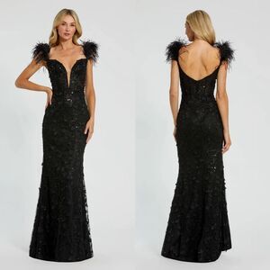 NWT Mac Duggal Feather Strap Floral Appliqué Trumpet Gown Size 6 $798